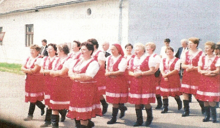 Fotka - Folklórna skupina Klečenovčanka